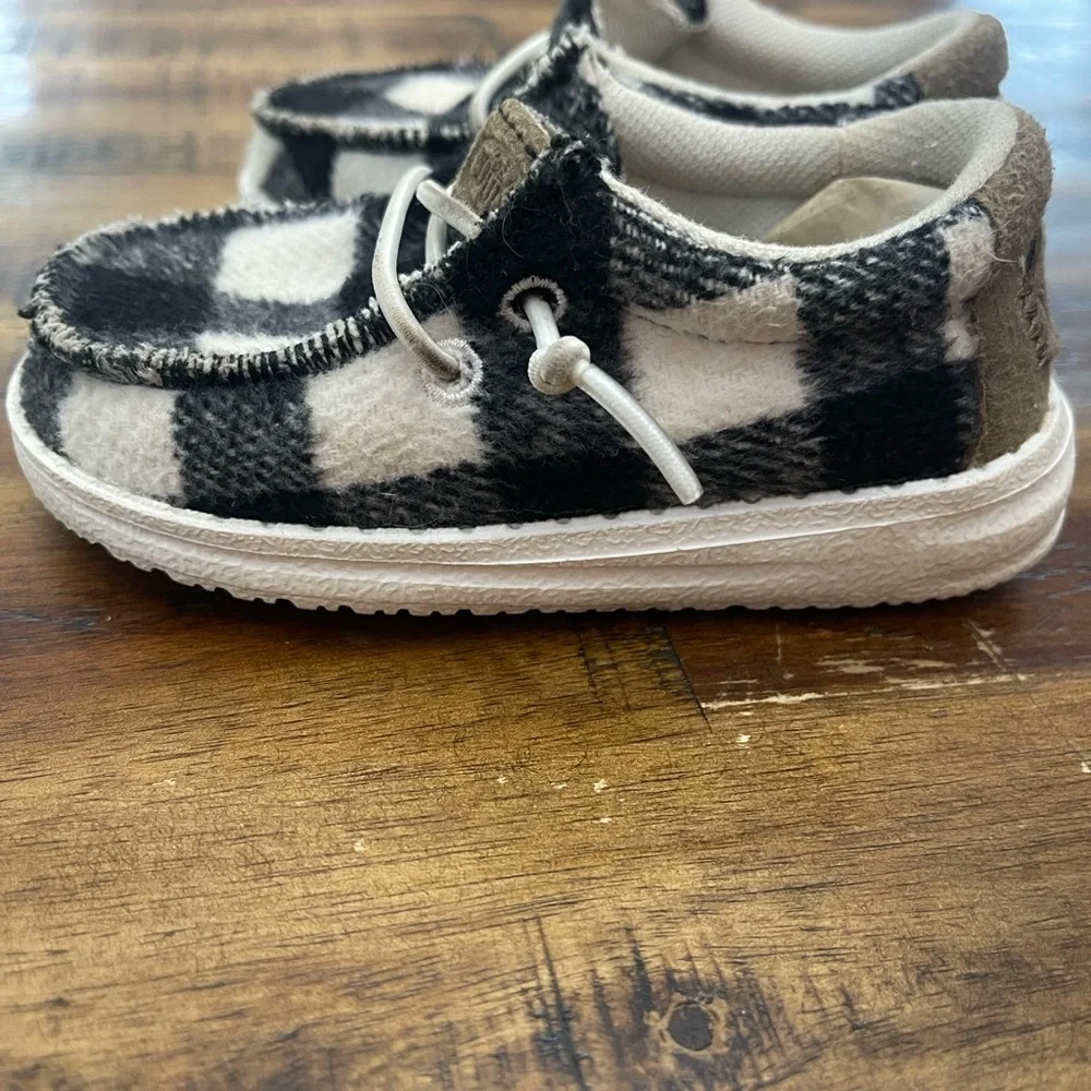 Hey Dude Kids Plaid Moccasins - Black and White - Picture 6 of 9
